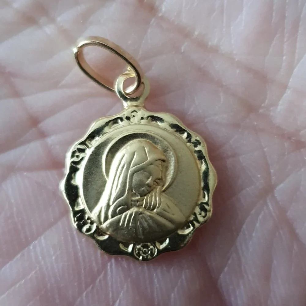 Gold Pendants - Picture 2 of 16